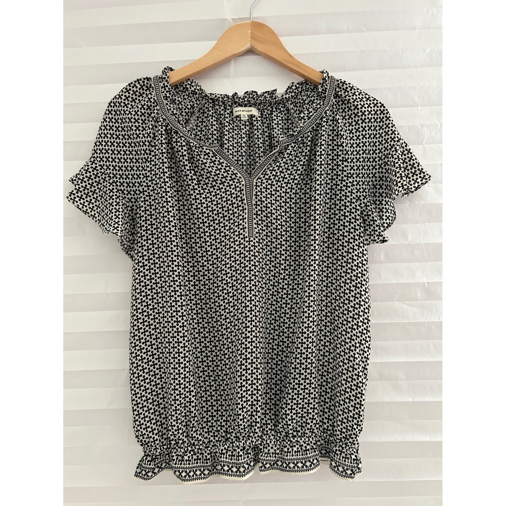 Max Studio Black White Geometric Flutter Sleeve Smocked Blouse S Chic Minimalist